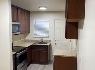 723 Delaware Ave APT B, Los Banos, CA