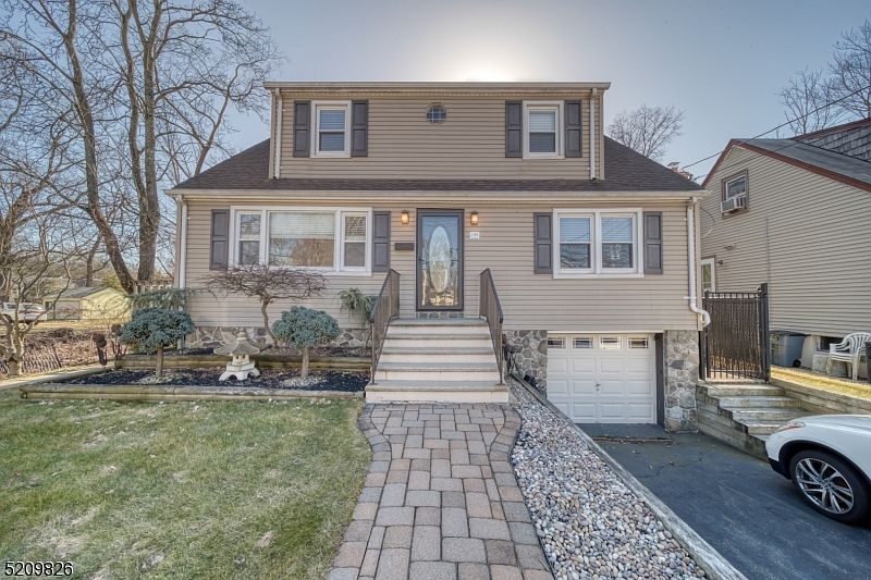 1st image of 199 Linden Ave