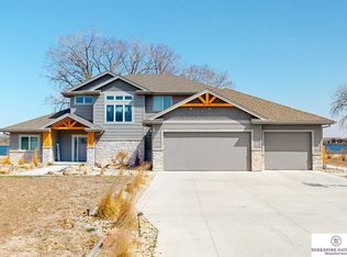 514 Sandy Pointe Ln, Ashland, NE 68003