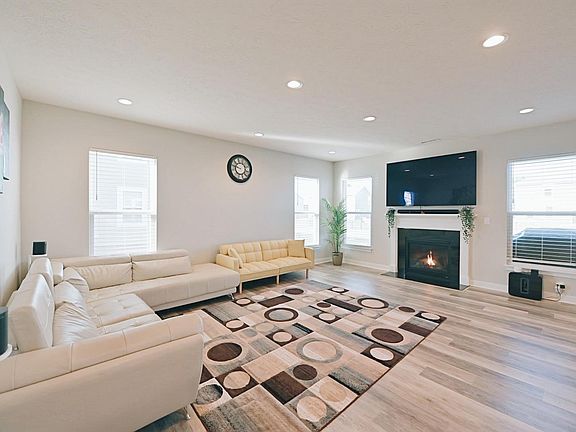 5th image of 15260 Kingsway St