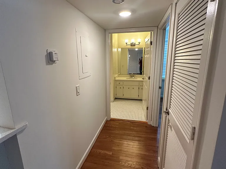 2905 Burch Ave #10 — Photo 25