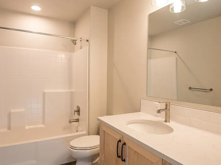 212 Stonegate Ln — Photo 6