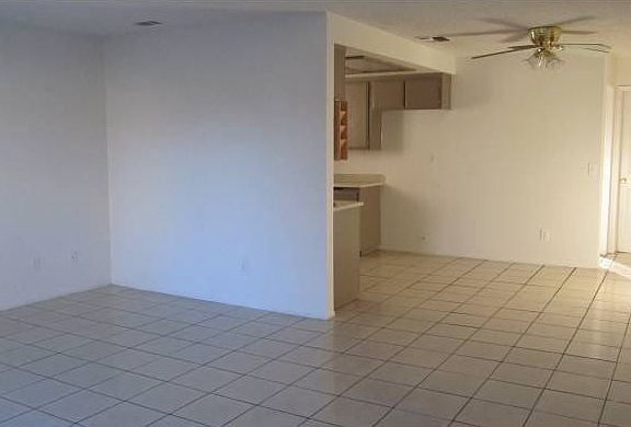 5th image of 15938 Green Hill Dr APT 1