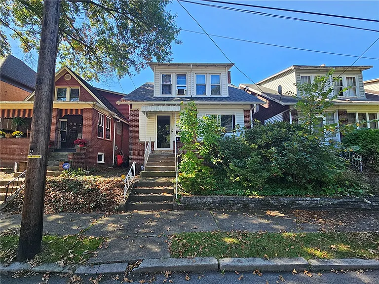 1127 Highland St #2 — Photo 3