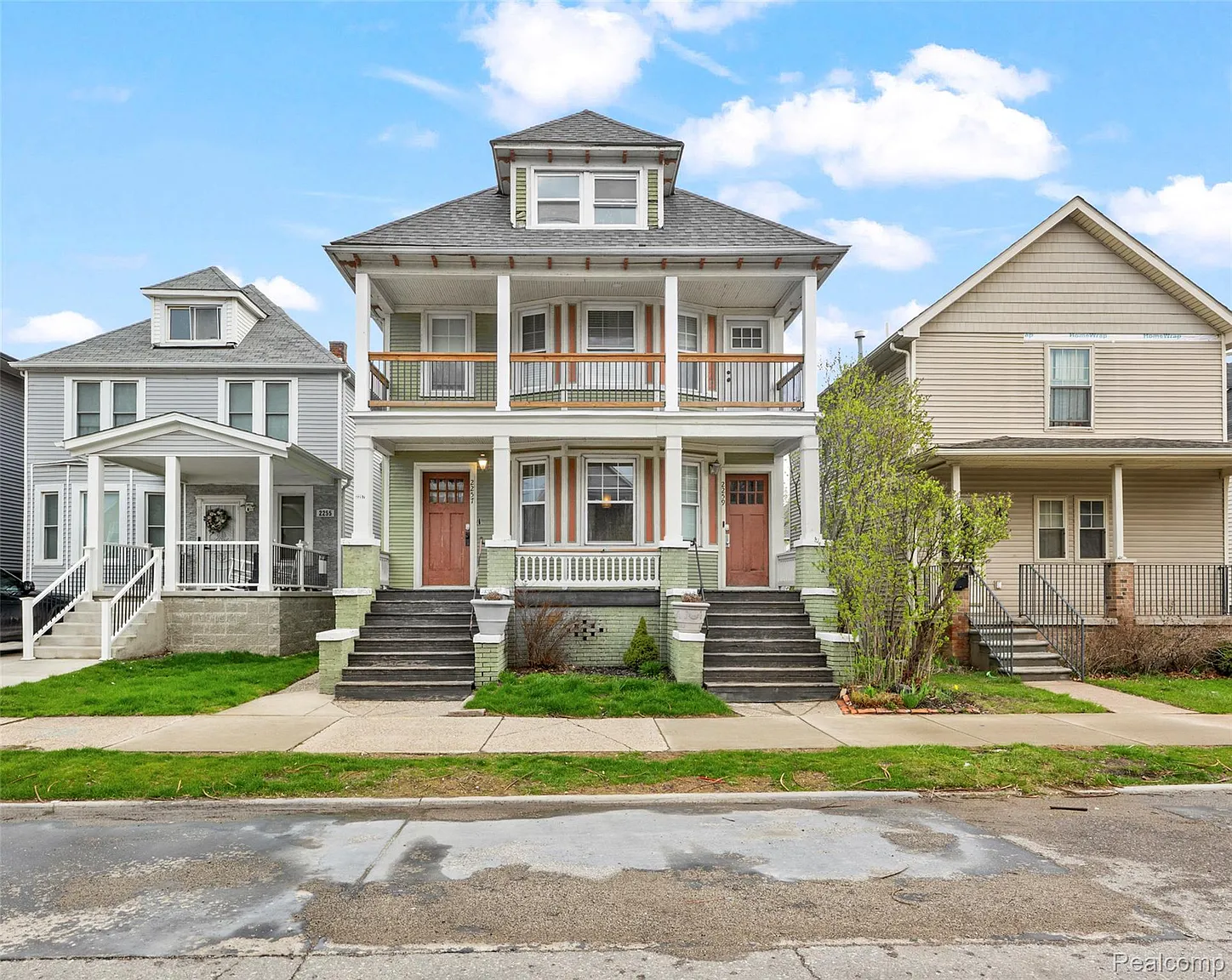 2257 Hewitt St photo 1