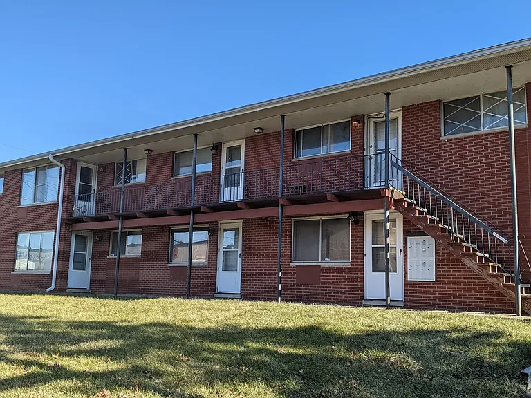 N Rockwood Dr — Photo 1