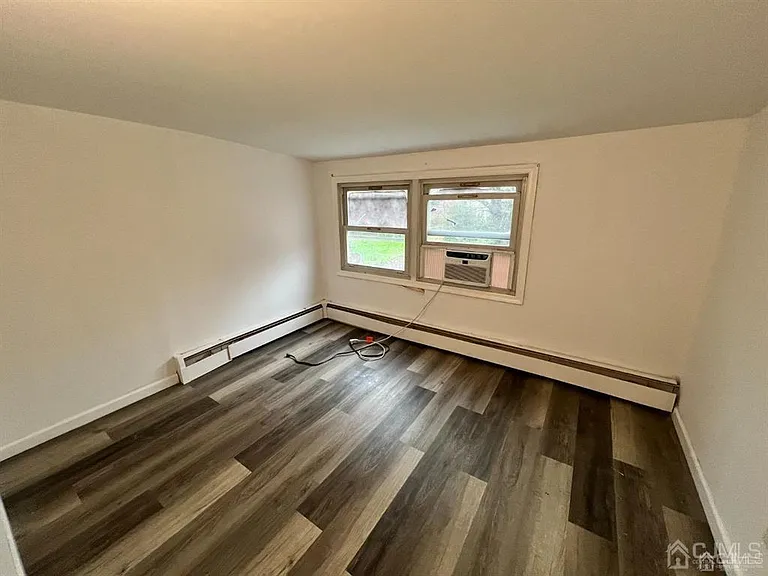 13 Sheridan Ave — Photo 12