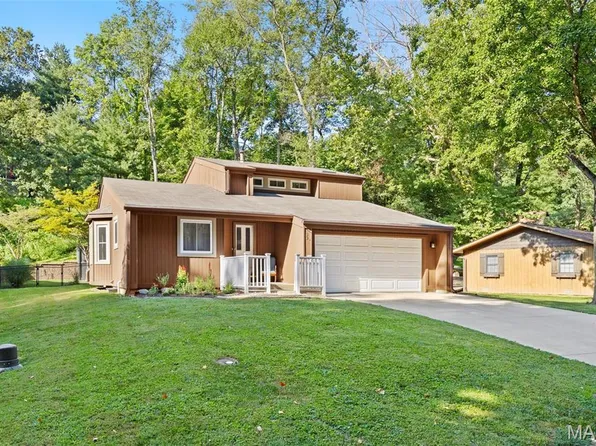 33 Forest Gate Dr, Belleville, IL 62220