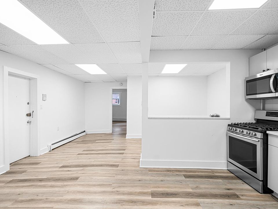 1st image of 104 Jefferson St APT 1