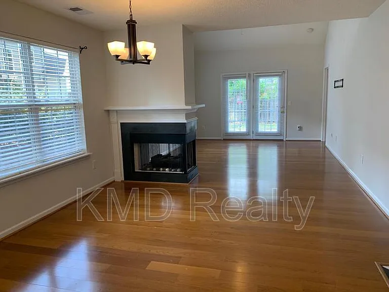9731 Elizabeth Townes Ln — Photo 8