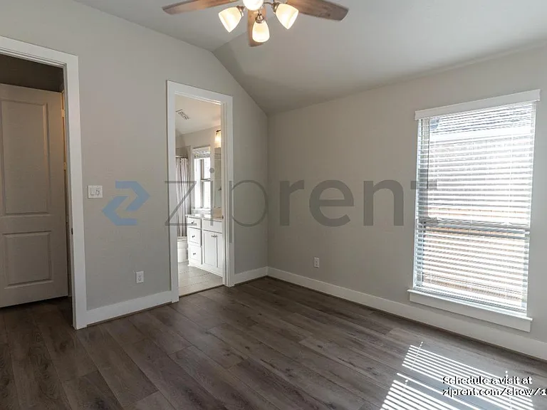 256 Eagle Ford Dr — Photo 16