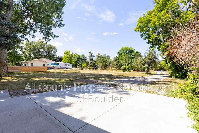 2 bed, 2.0 bath, 1703 sqft, $3,350 — Photo 2