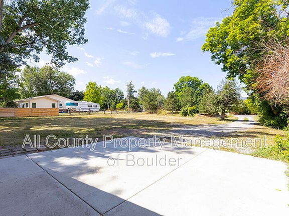 2nd image of 1098 Cherryvale Rd