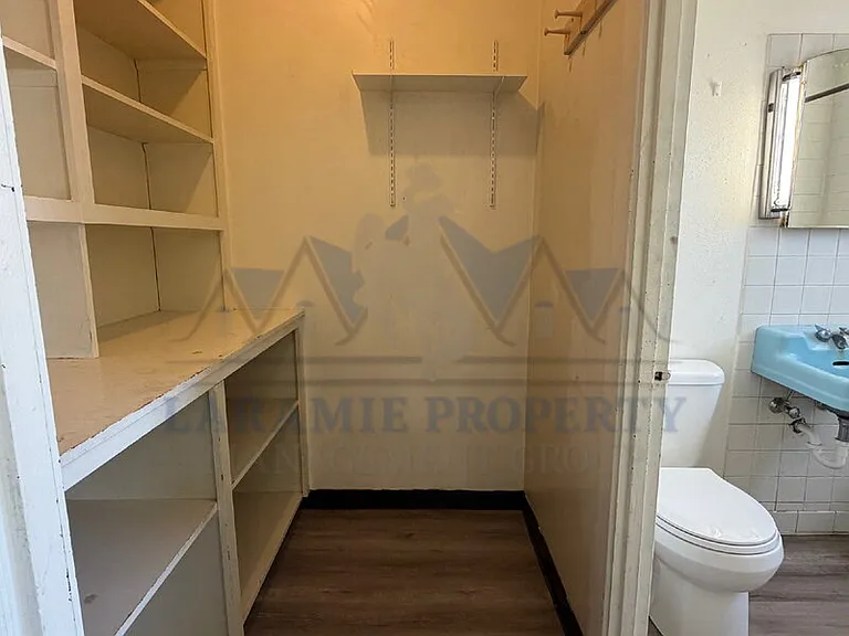 305 S 10th St #18 — Photo 7