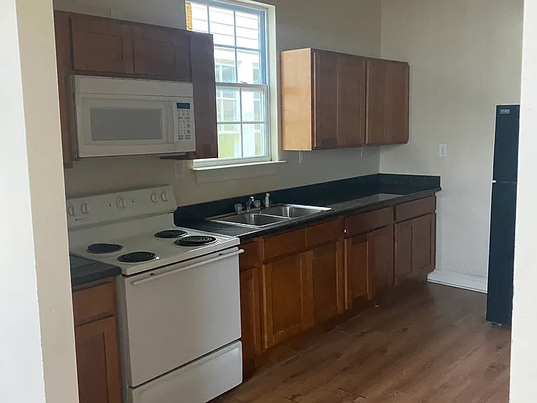 2829-31 General Taylor St #2831 — Photo 5