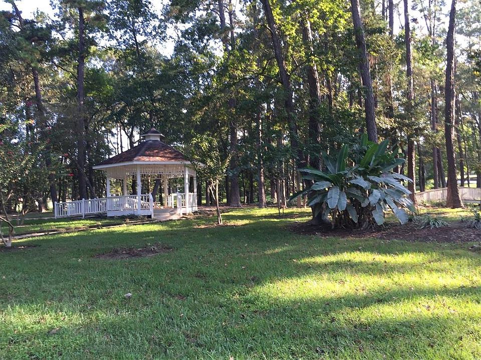1st image of 735 Stonewall Jackson Dr