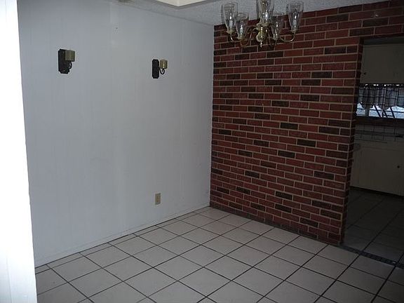 5th image of 10546 Jardine Ave