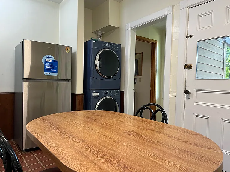 615 E State St #1 — Photo 8
