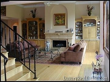 3rd image of 935 Timberline Dr
