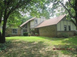 302 Bayou Rd, Fort Gibson, OK 74434