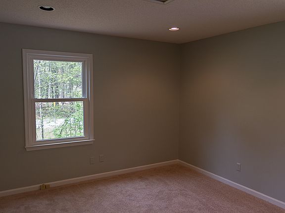 4th image of 133 Kingston Dr