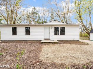 11897 Masters Rd, Riley, MI 48041