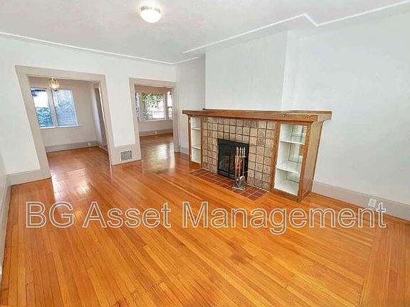 4th image of 3808 Lakeshore Ave