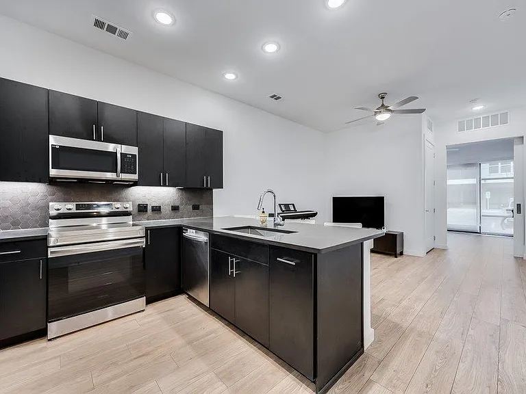 4801 Springdale Rd #2107 — Photo 5