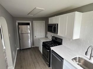 2905 E Octagon Rd, Camden, NJ 08104