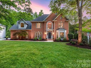 5833 Summerston Pl, Charlotte, NC 28277