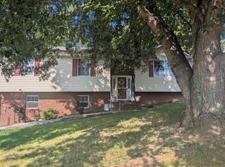 128 Ashley Dr, Mt Carmel, TN 37645