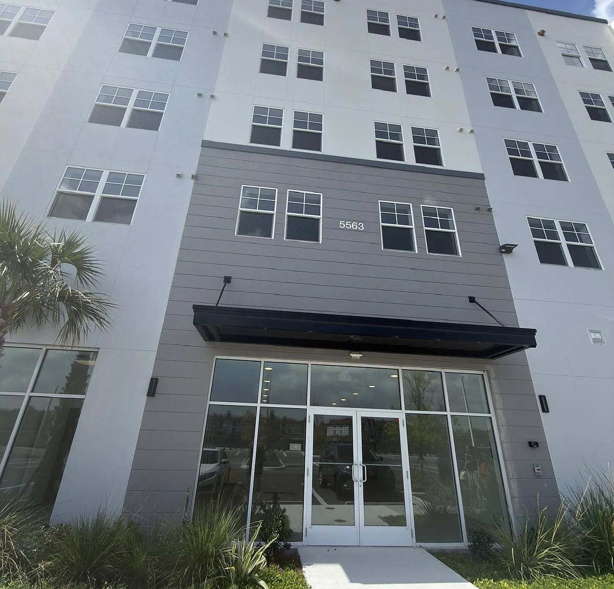 2 bed, 1023 sqft, $1,750 — Photo 1