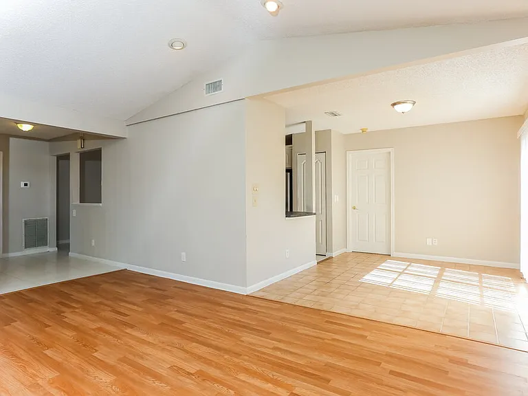 3731 NW 114th Ave — Photo 4