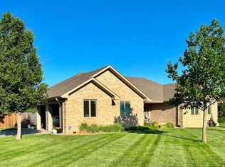 616 Fairway Dr, Beloit, KS 67420