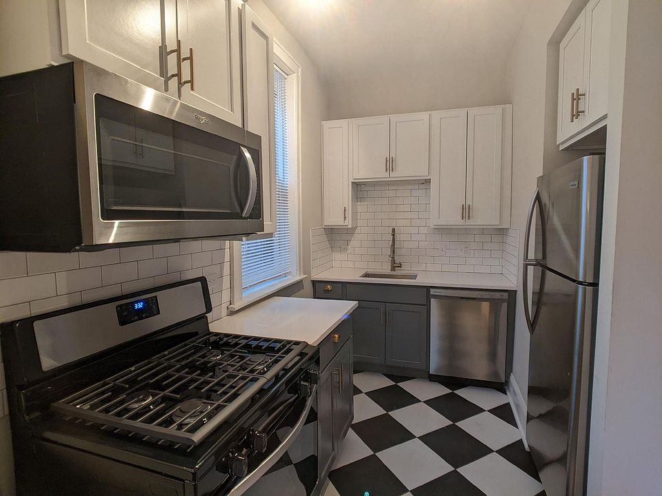 1st image of 2530 N Sacramento Ave #108