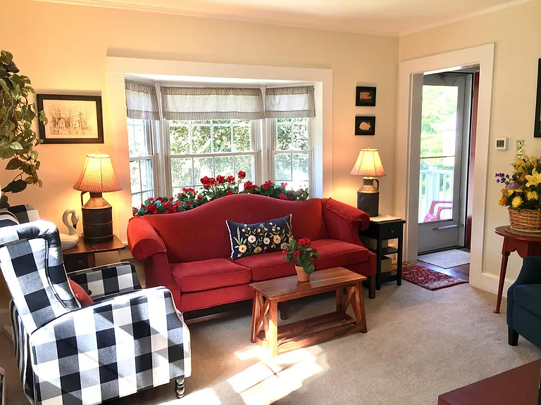 10 Woods Ln — Photo 4