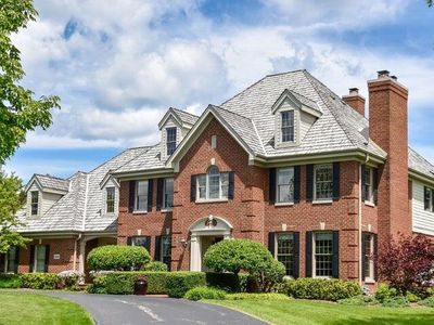 10606 North Wood Crest COURT, Mequon, WI, 53092