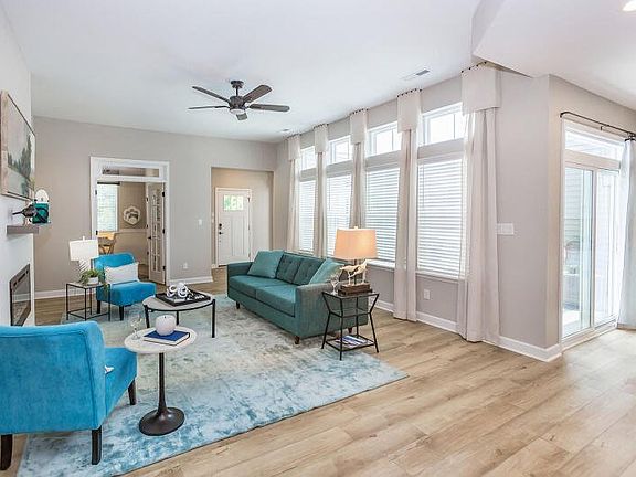 These photos are representative of this floor plan, but all options may not be available in every co