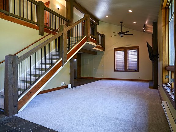 2nd image of 3866 Holiday Curve Dr