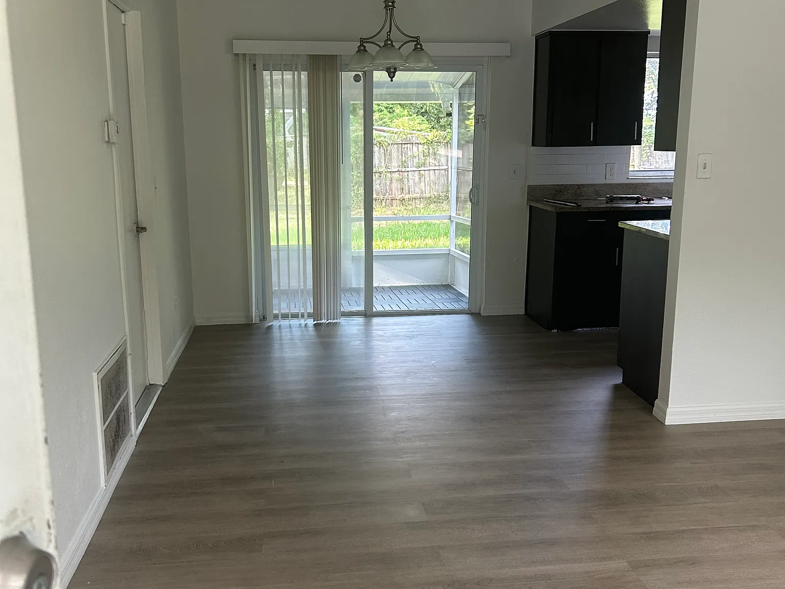 2 bed, 805 sqft, $2,200 — Photo 3