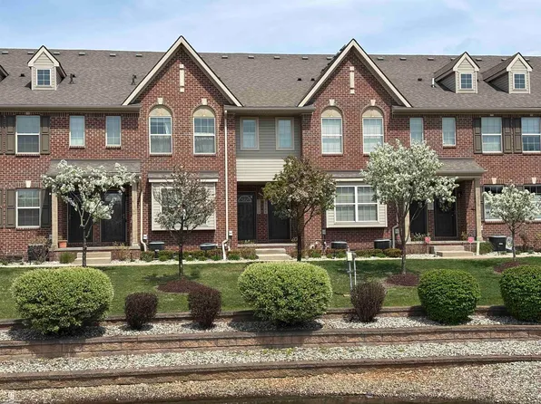 13113 Woodridge Cir #7, Plymouth, MI 48170