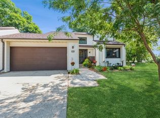 2309 Linda Cir, Urbandale, IA 50322