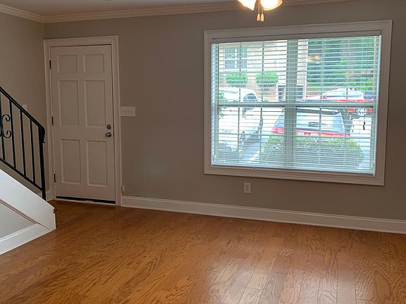 4th image of 23 Villa Ct SE