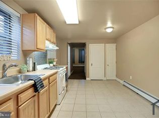 1124 S 15th St FLOOR 3, Philadelphia, PA 19146