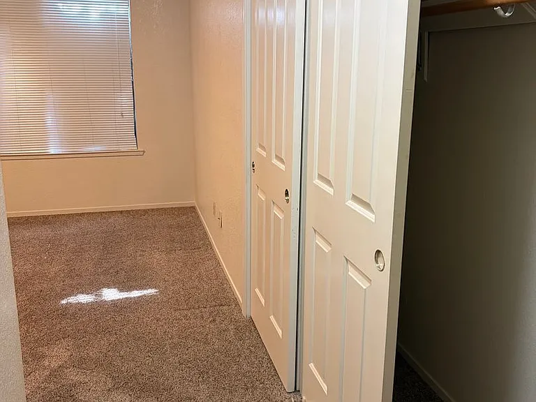 102 E Manzanita Dr — Photo 10
