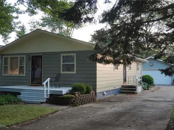 1037 Elk Dr, Ashtabula, OH 44004