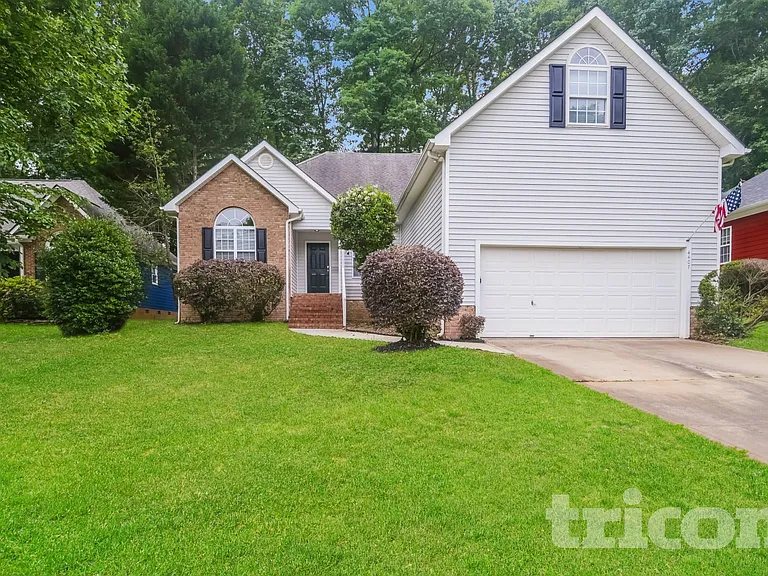 4407 Gladwood Ln — Photo 1