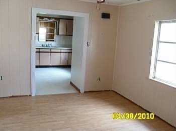 5th image of 800 Cordova Ave