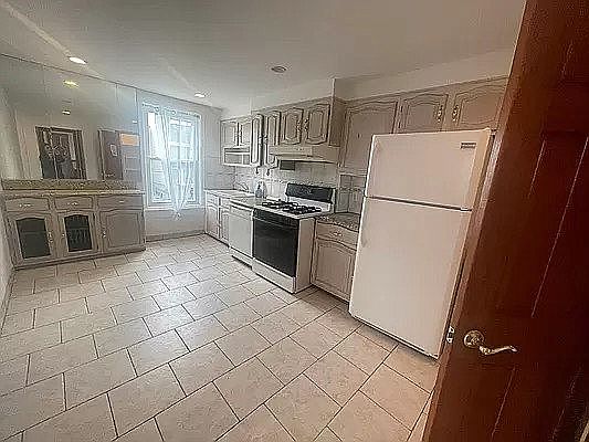 1st image of 20-23 41st St #B