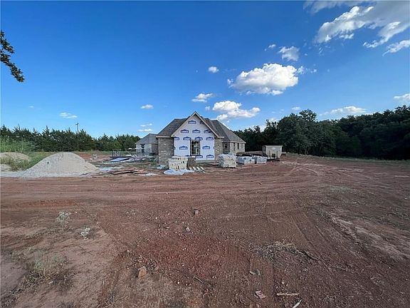 3rd image of 101 Cedar Creek Dr